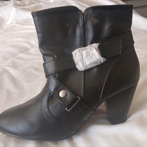 Avenue Ankle Boots. 9.5 ***WIDE*** Black - Picture 3 of 8